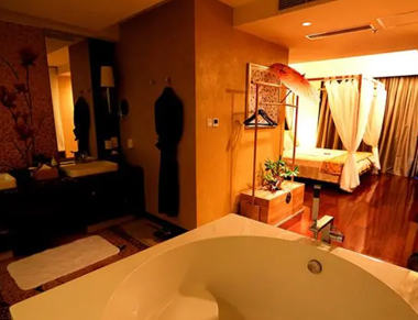 福州养生会所的黄昏恋：当爱情遇上八十岁